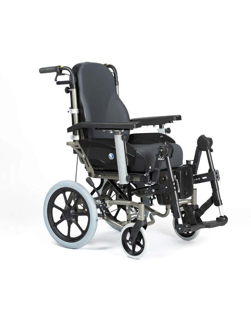 Silla de ruedas basculante